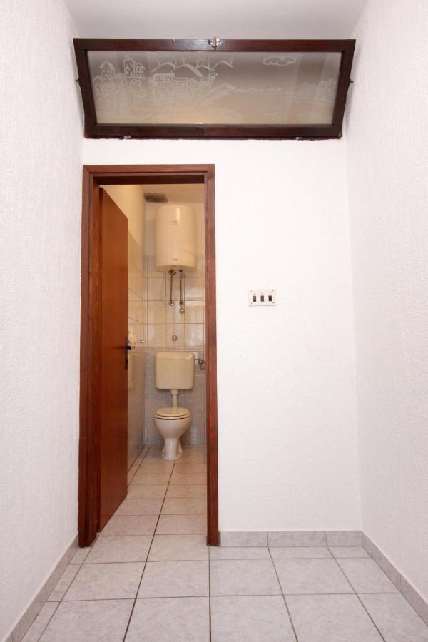Apartments With A Parking Space Pag - 9388 パグ エクステリア 写真