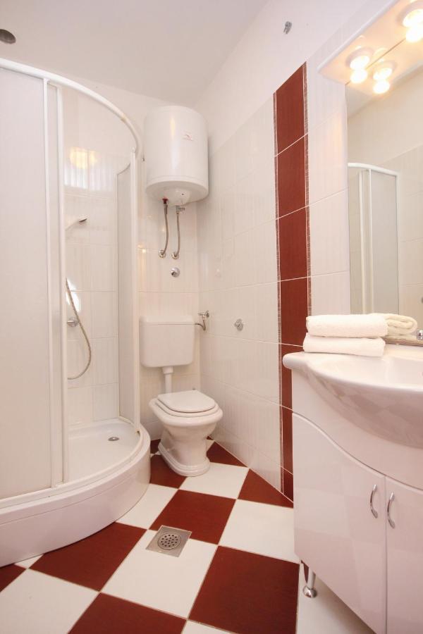 Apartments With A Parking Space Pag - 9388 パグ エクステリア 写真