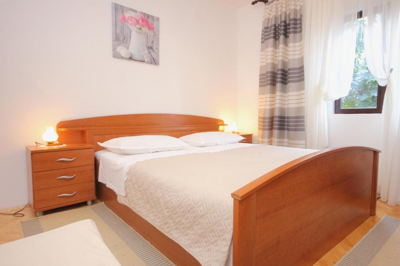 Apartments With A Parking Space Pag - 9388 パグ エクステリア 写真
