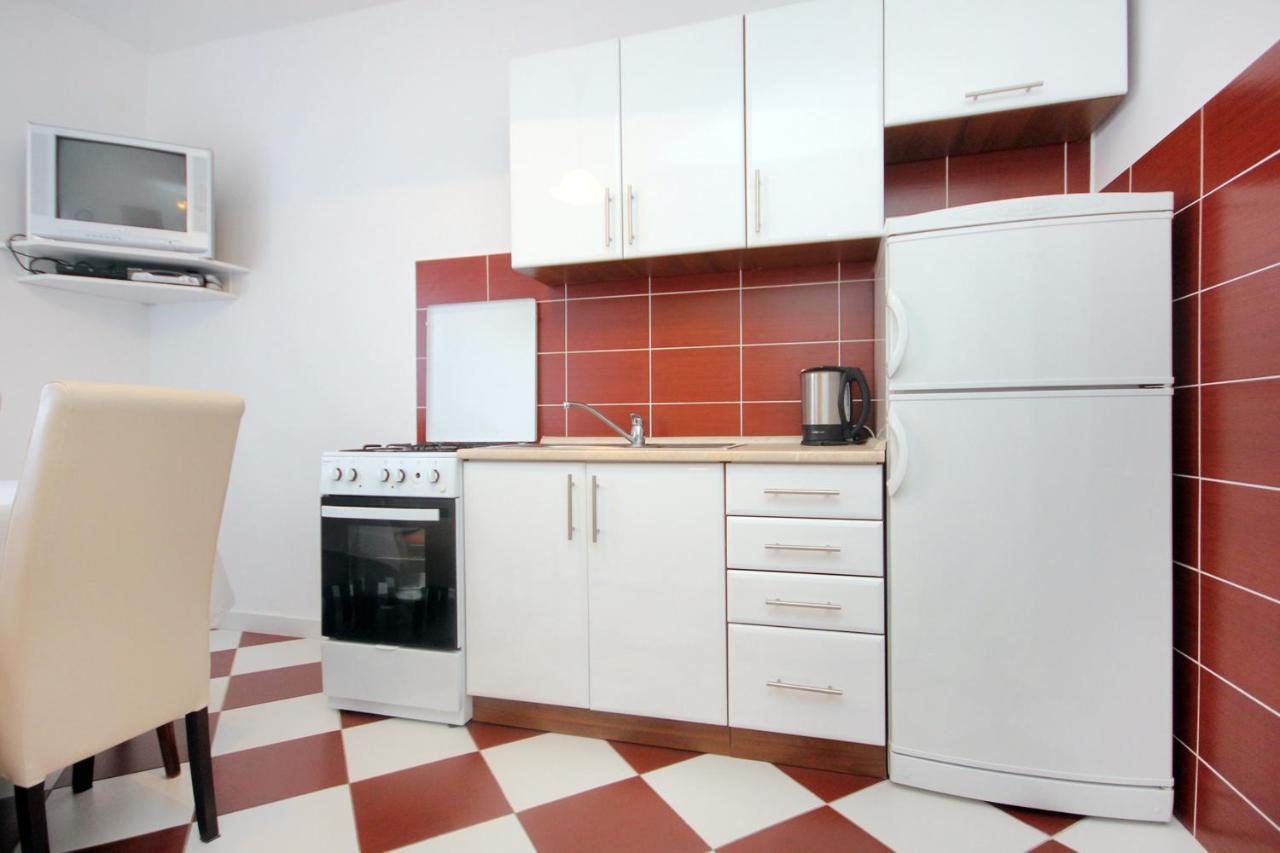 Apartments With A Parking Space Pag - 9388 パグ エクステリア 写真